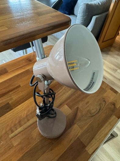 Desk lamp