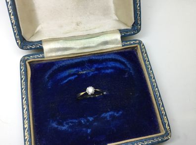 Stunning 18ct Gold .25CT Diamond Solitaire Ring. Size L 1/2