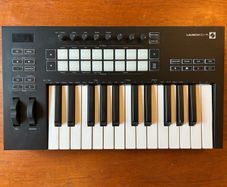 Launchkey 25 - DAW Controller Keyboard