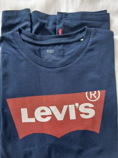 Navy Levi Teeshirt  Size Medium