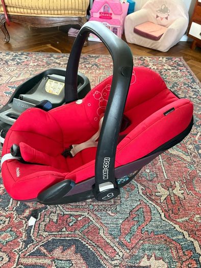 FREE Maxi Cosi Pebble with isofix base.
