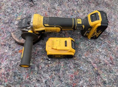 Dewalt 18V 5 inch grinder and two 5AH batteries