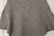 Aran Crafts - Grey Merino Wool Aran Cable &amp; Moss Poncho - Size S/M