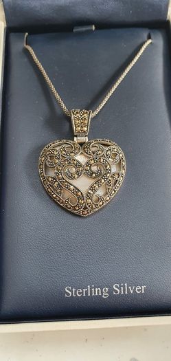 Antique sterling silver jewelled heart pendant mounted on mother of pearl base necklace Rrp 250