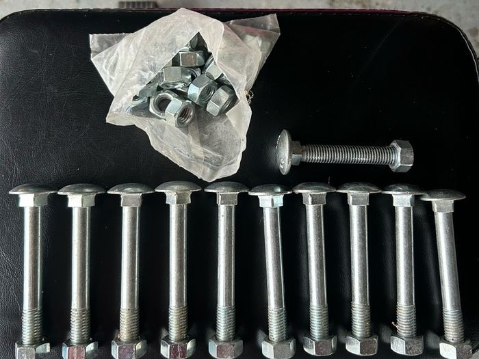 Heavy duty carriage bolts and bag spare nuts