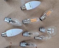 Light bulbs B15 and B22