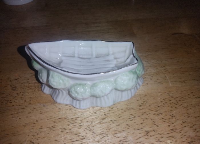 Beleek Boat 6th Makers Mark 1965 - perfect condition