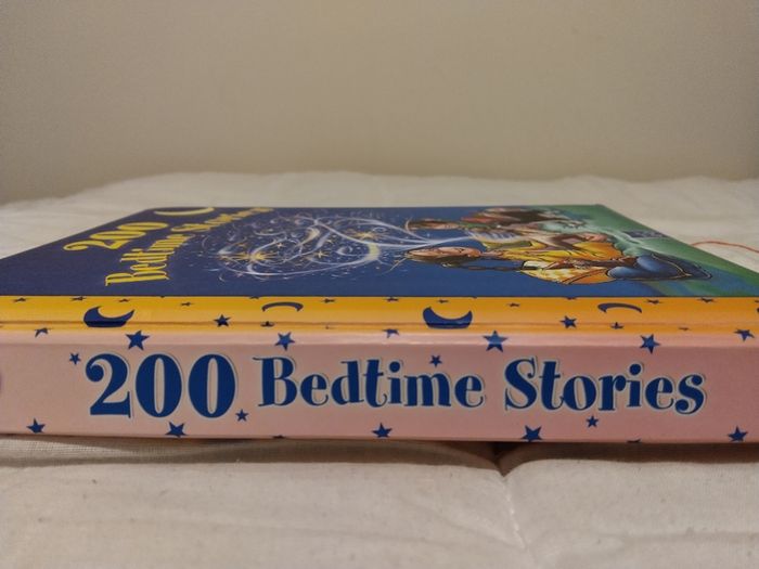 200 Bedtime Stories, Large Hardback Book