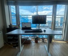 Standing desk