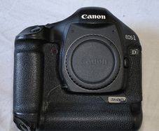 Canon EOS-1D Mark III - Pro Field & Studio Kit (Battery, Dual Cards, AC Adapter)