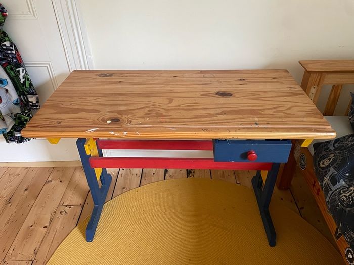 Child's desk