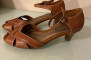 Size 4 Sandals, like New