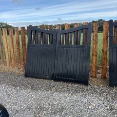 Entrance gates