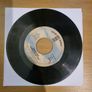 Andrew Gold Never Let Her Slip Away 7 inch Vinyl Single Asylum K 13111 Image 2