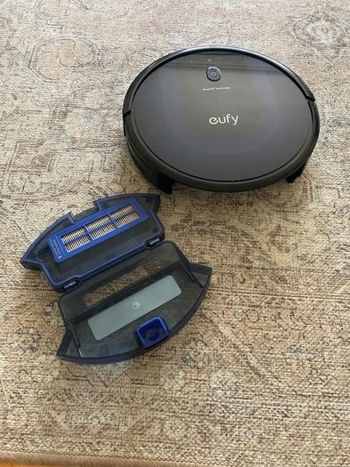 Eufy RoboVac 30C Max Robot Vacuum - Fully Working + Spare Parts