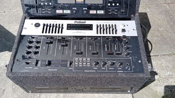 Disk player DJ deck