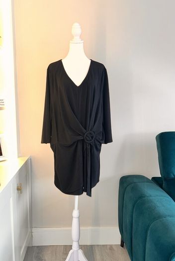 Ladies Black Tunic Buckle Top from Evans. Size UK 20 / EU 48.