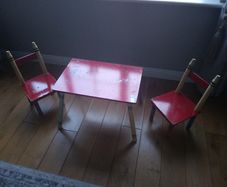 Kids Table and Chairs