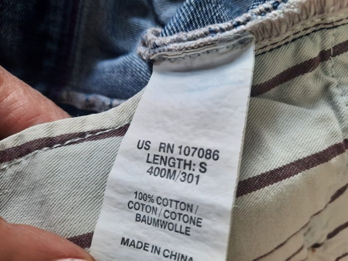 Paul Smith cotton denim jeans 34 waist and 28 leg in very good condition see last two photos for exact measurements FREE STANDARD POSTAGE INCLUDED