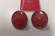 Manchester United - 2013/14 - member key ring and two member pin badges. Season 2013-14