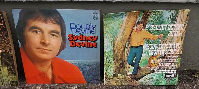Sydney Devine Vinyl collection