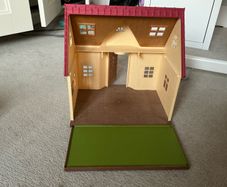 Sylvanian families red roof cost cottage (older version)