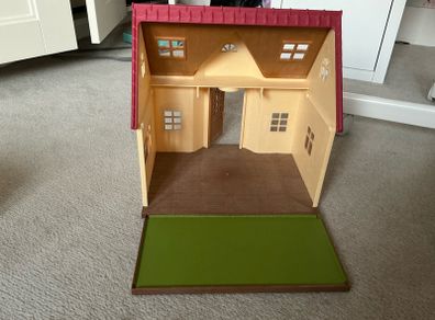Sylvanian families red roof cost cottage (older version)