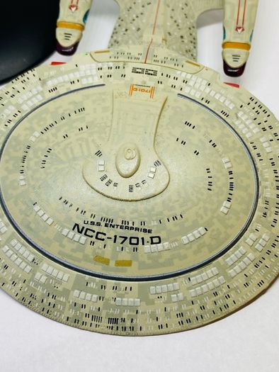 Star Trek USS Enterprise NCC - 1701 D
