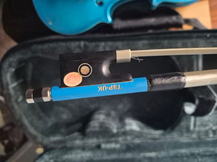 Primavera Rainbow Fantasia Blue Violin Outfit, 1/4 pre-owned