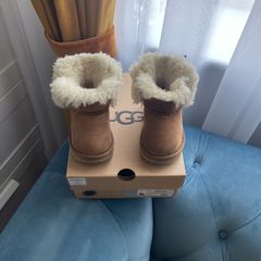 UGG boots Bailey bow infant size Uk5