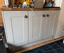Counter with 3 cupboards