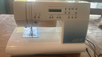 Singer Quantum 9910 Sewing Machine