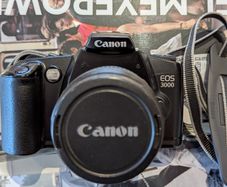 Canon EOS3000 Film Camera and Zoom Lens 28-80mm