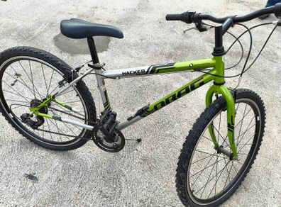 Hacker drag teenage bike