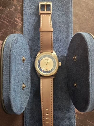 Hz Watch hz01