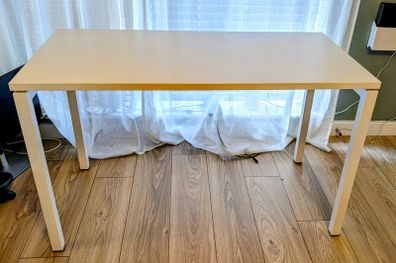 Minimalist White Desk (120x60cm) Great Condition