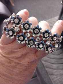 Cute bracelet very dressy