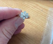 18 ct Gold Diamond Cluster Ring