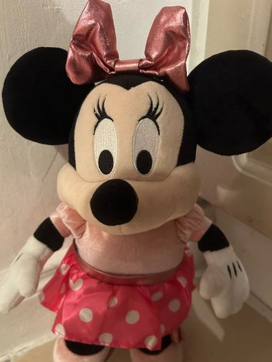 Interactive Singing Minnie Mouse
