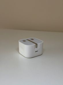 Apple 20 W USB Type-C Power Adapter