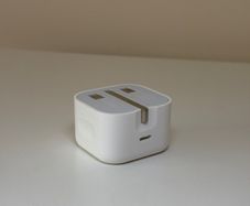 Apple 20 W USB Type-C Power Adapter