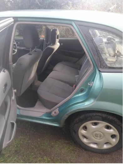 2003 Mazda 323