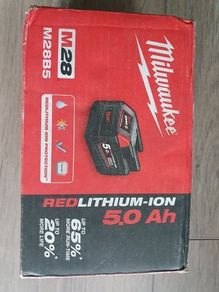 Milwaukee 28 V   5 Ah  baterry
