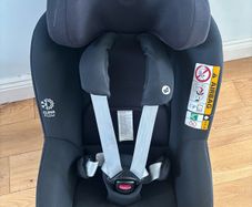 Maxi Cosy Pearl 360 car seat with isofix 360 base
