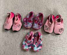Girls swim shoes various sizes