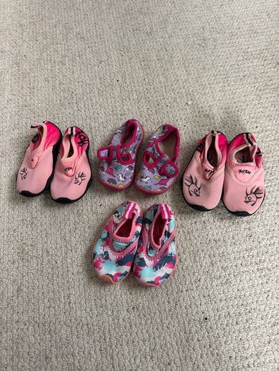 Girls swim shoes various sizes