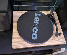 Lenco vinyl player