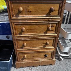 Small pine chest of drawers