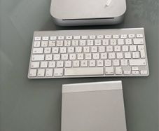 Apple mac mini  Keyboard and Trackpad