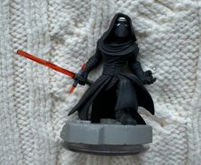 Disney Infinity 3.0 Star Wars Kylo Ren Figure INF 1000231 Used Please look at the pictures